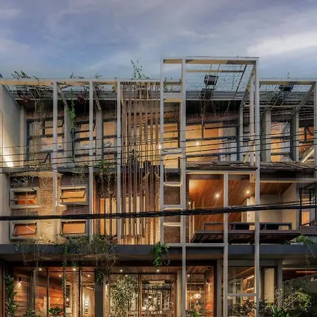 Tamni Hostel